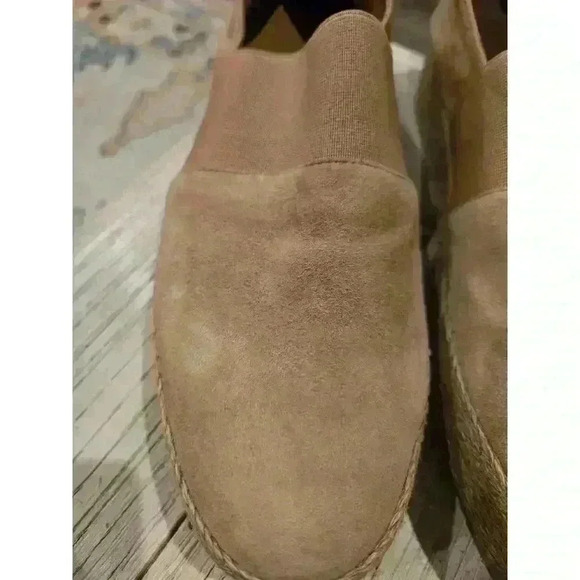 Vince Women's Beige  Suede Espadrille Slip-On Flats Size 8 Casual Chic - Picture 2 of 11